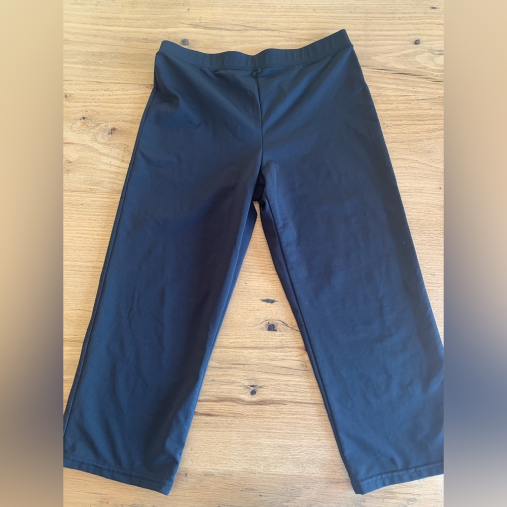 Aerodynamics Cropped Capri Leggings Black Wide Leg Women’s Large Preloved